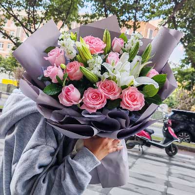 鄂尔多斯11朵戴安娜粉玫瑰百合，与你一起追逐梦想